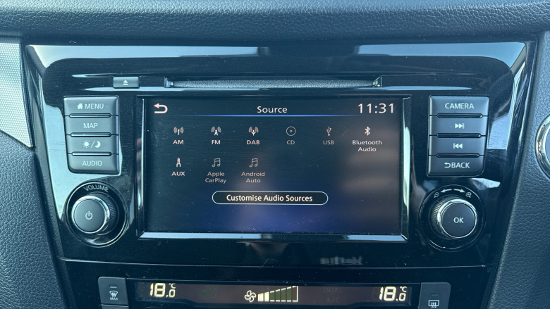 Nissan Qashqai 1.3 DiG-T N-Motion 5dr Petrol Hatchback